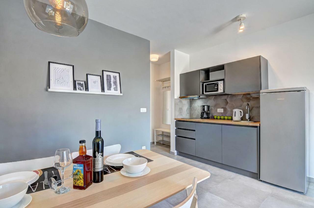 Apartman D Pula Buitenkant foto