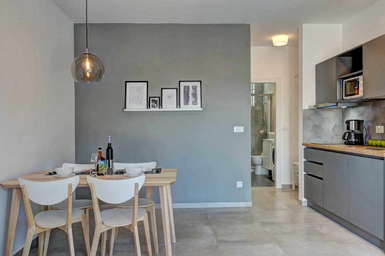 Apartman D Pula Buitenkant foto