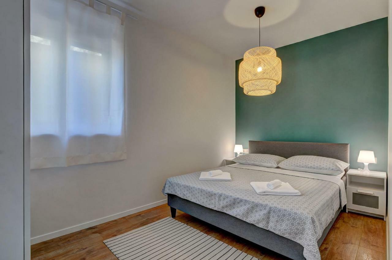 Apartman D Pula Buitenkant foto